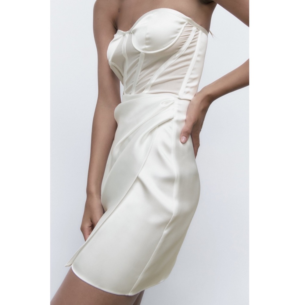 Dress - Picture 4 of 6